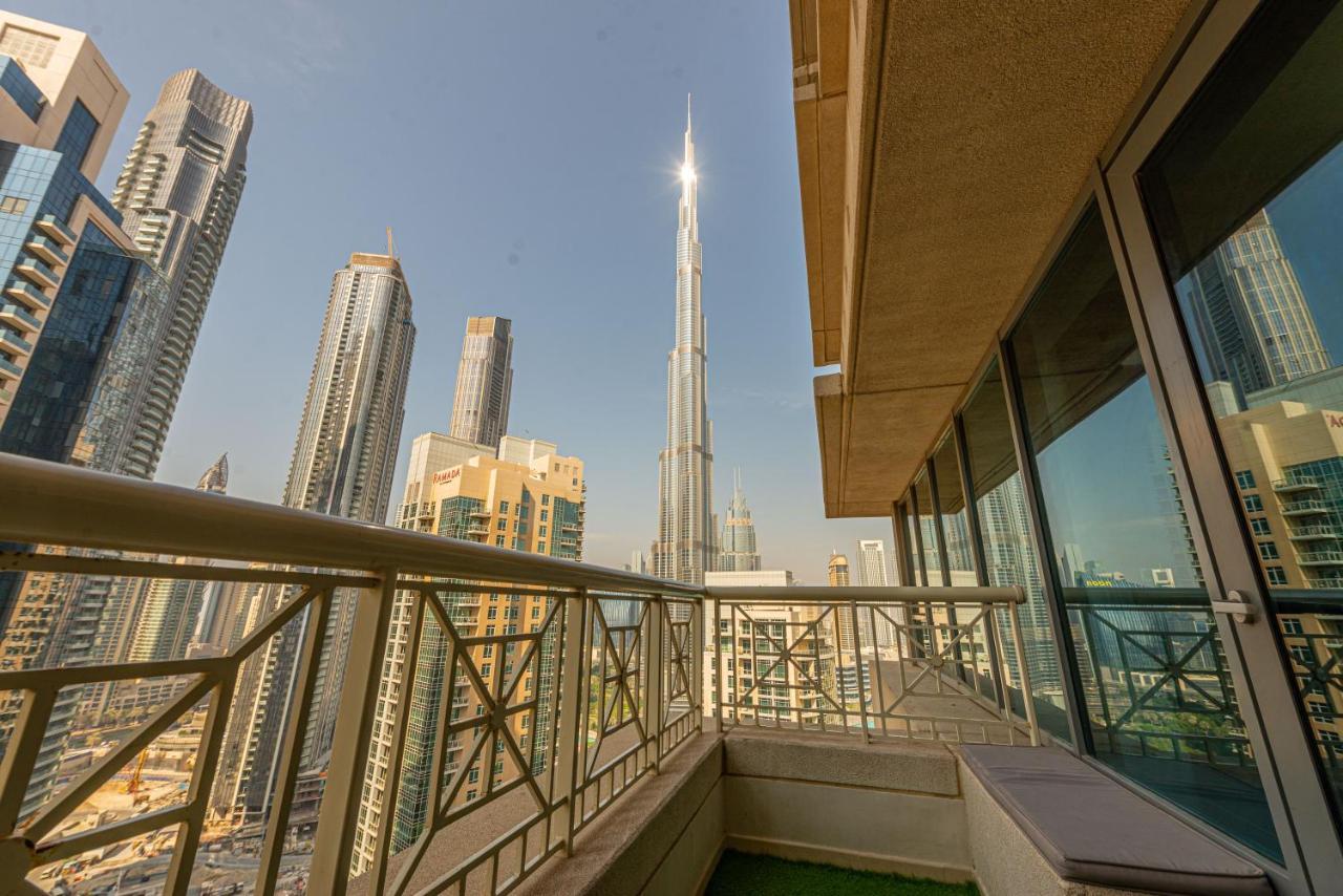 First Class 2Br With Full Burj Khalifa And Fountain View Dubai Exterior photo